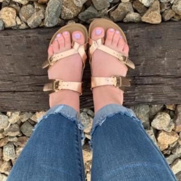 Mad Love | Shoes | Mad Love Prudence Footbed Sandals Rose Gold | Poshmark